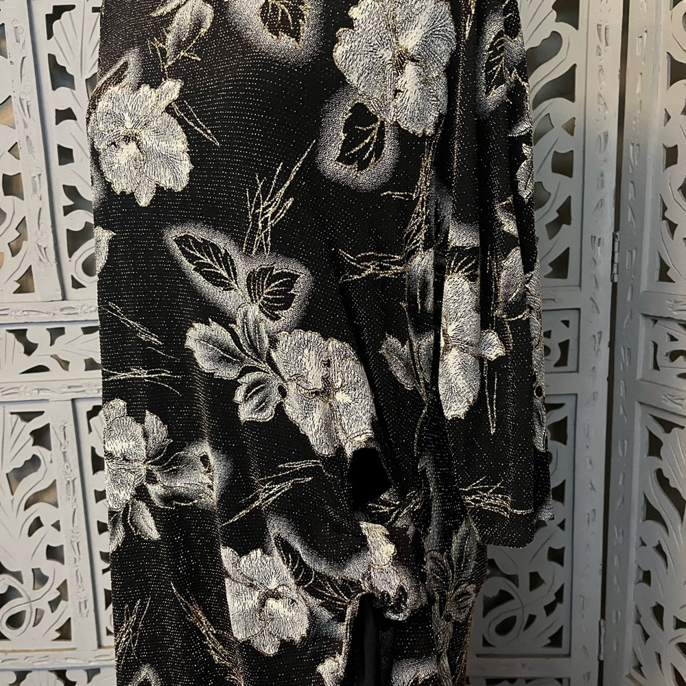 ROBBIE BEE SPECTACULAR SPARKLY BLACK WITH WHITE & GOLD ACCENTS FANCY MIDI DRESS - Picture 5 of 14